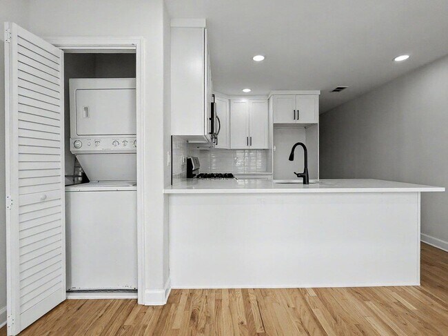 Building Photo - 216 Nunda Ave