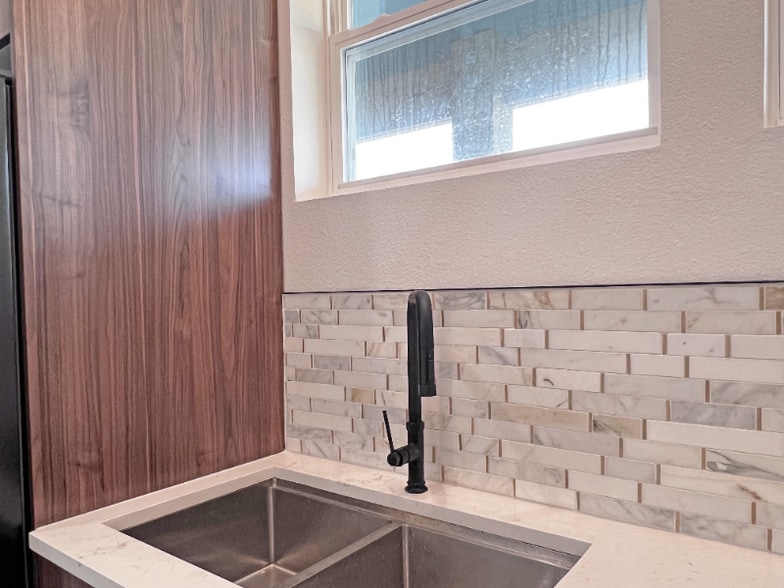 Building Photo - 2351 W Market St