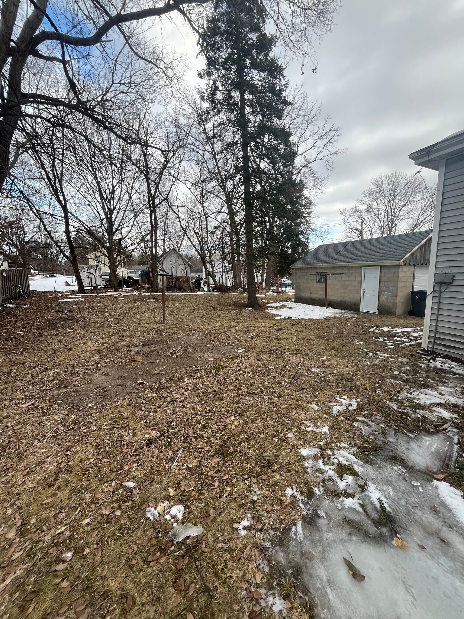 Building Photo - 122 Leffert St