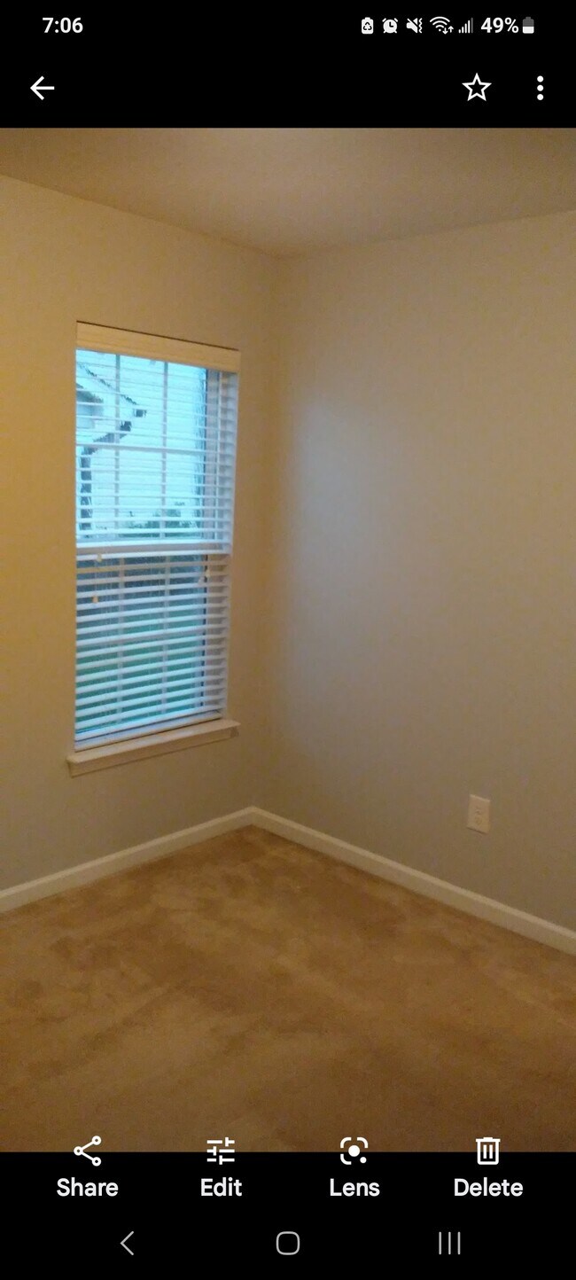 Building Photo - 1531 Hamilton Hills Dr
