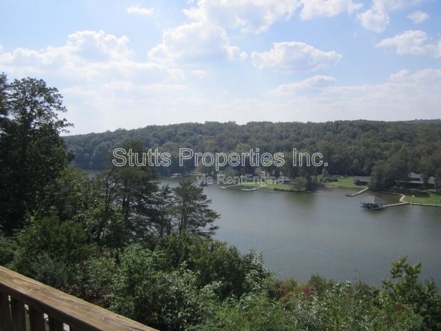 Building Photo - 100 Riverview Way