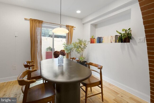 Building Photo - 2322 Wilder St