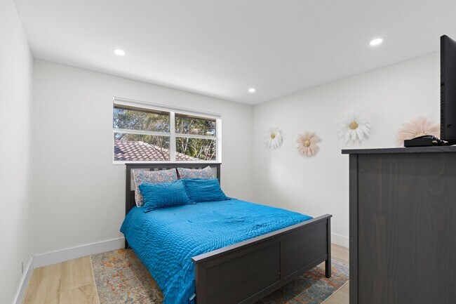 Building Photo - 486 NW 1st St