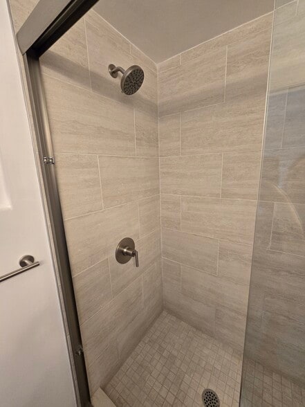 Building Photo - 3230 Cerritos Ave