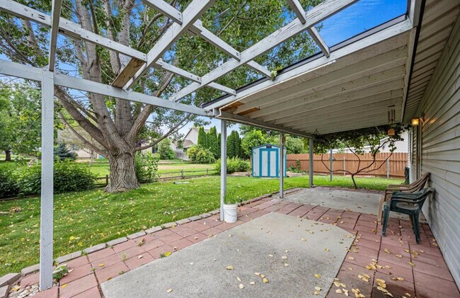 Building Photo - 803 Coopers Ct