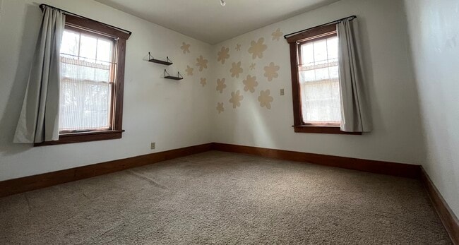 Bedroom (west/north facing corner) - 29 Richards Pl