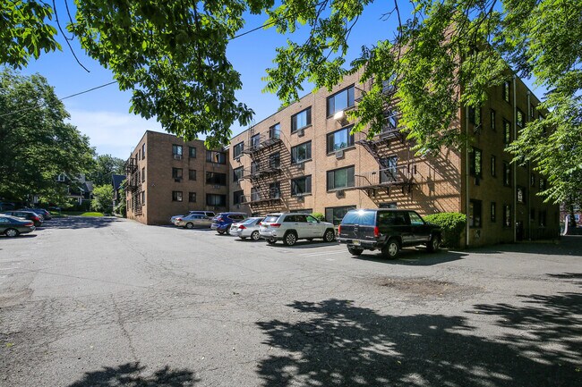 Building Photo - 171 Vose Ave