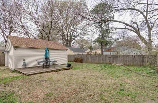 Building Photo - 3878 Lytle Cir