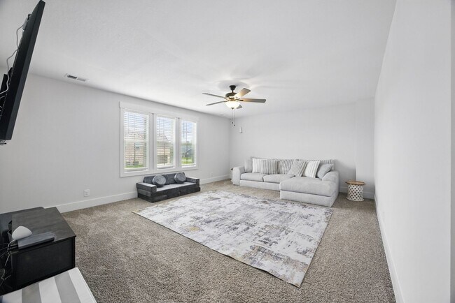 Building Photo - Newer home in Sterlin Acre Farms Waiting t...