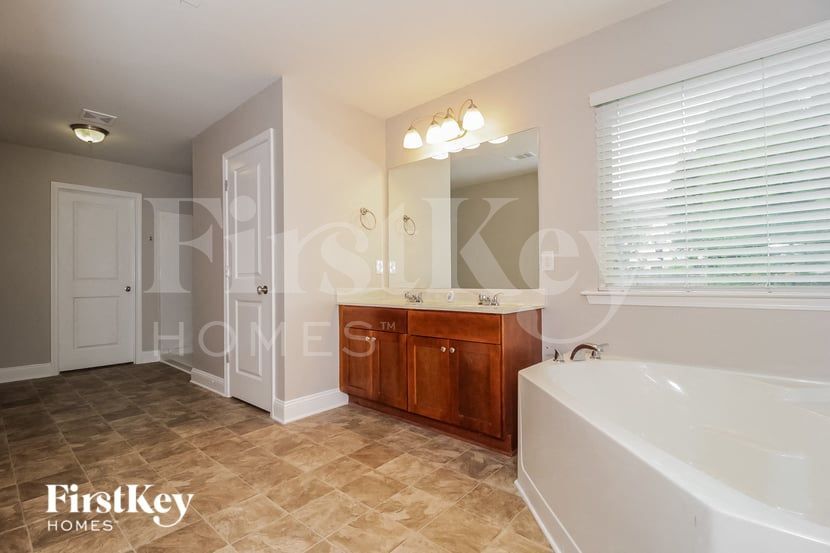 Building Photo - 119 Dynasty Ln