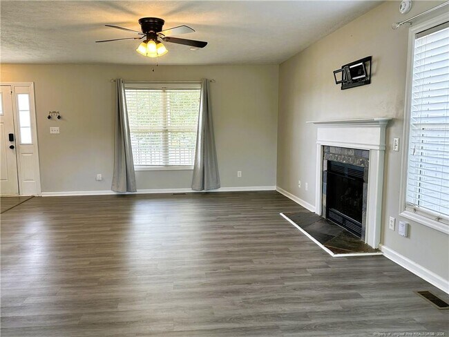 Building Photo - 1311 Shoshone Pl