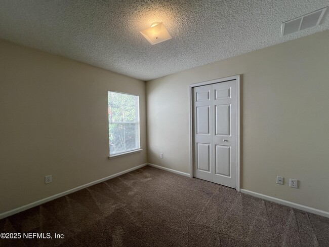 Building Photo - 1426 Laurel Oak Dr