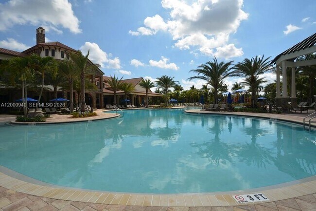 Building Photo - 8630 Lakeside Bnd