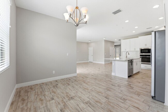Building Photo - Absolutely Stunning 4 BR + LOFT + OFFICE/2.5 Bath/2 Car Garage home in Starkey Ranch!