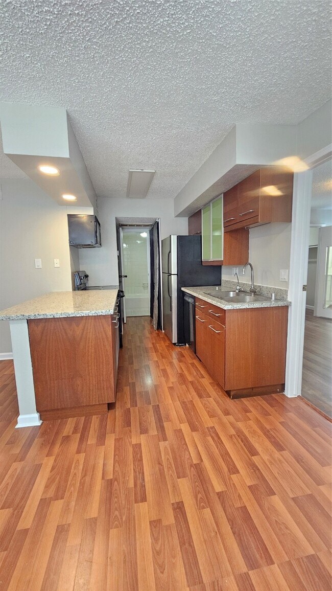 Building Photo - 2750 Holly Hall St