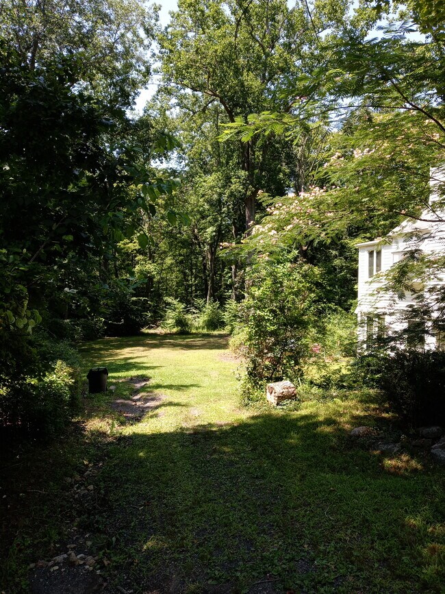 Primary Photo - 21 Mott Hill Rd