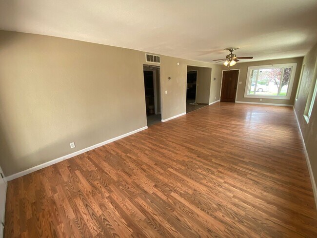 Building Photo - Eastside Corner Lot Tulare home coming soon!