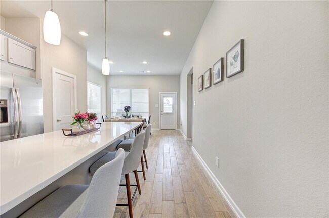 Building Photo - 6019 Bristlegrass Ln