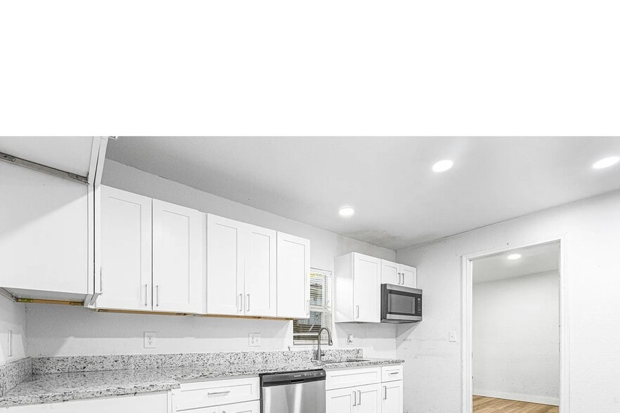 Building Photo - 3537 S Laredo St