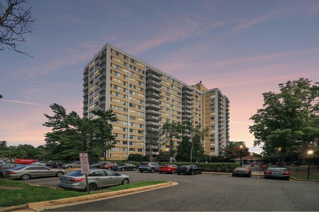 Building Photo - 301 N Beauregard St