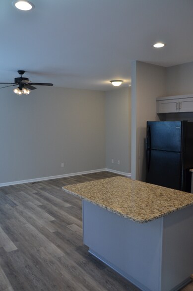 Building Photo - 1565 14th Ave NE