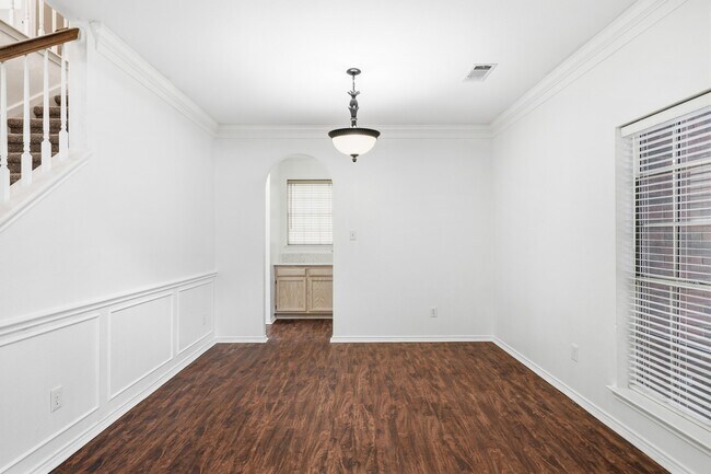 Building Photo - 4323 Ringrose Dr