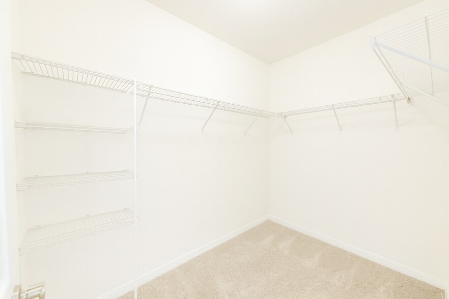 Building Photo - 211 NE 20th St