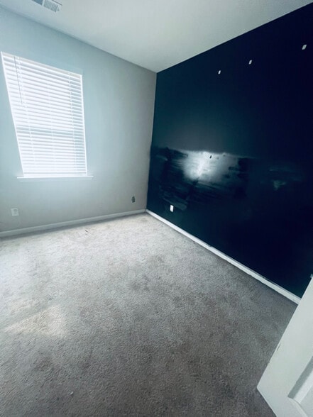 Building Photo - 231 Sedona Dr
