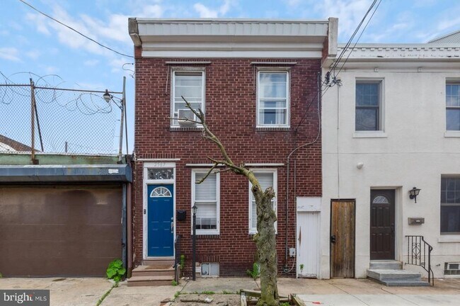 Building Photo - 2567 Kern St