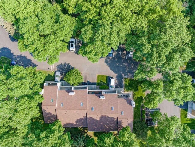 Building Photo - 17494 Pond Cir