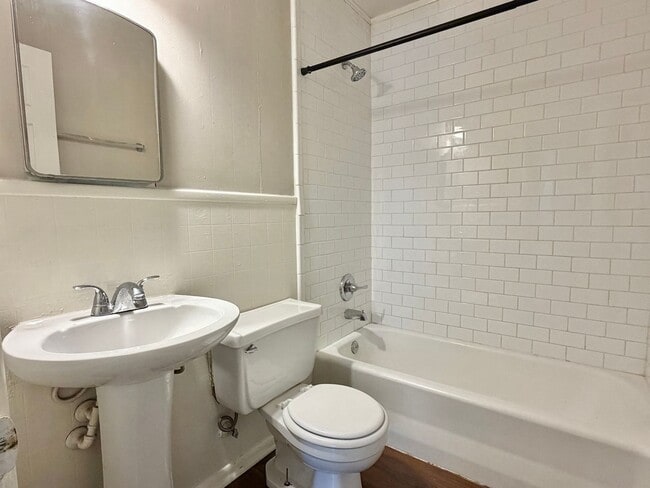 Building Photo - 1813 Wayne St