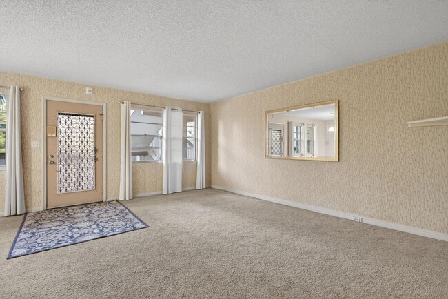 Building Photo - 1904 Bermuda Cir