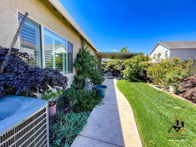 Building Photo - 6064 Cohasset Dr