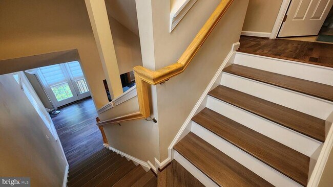 Building Photo - 9128 Aventon Ct