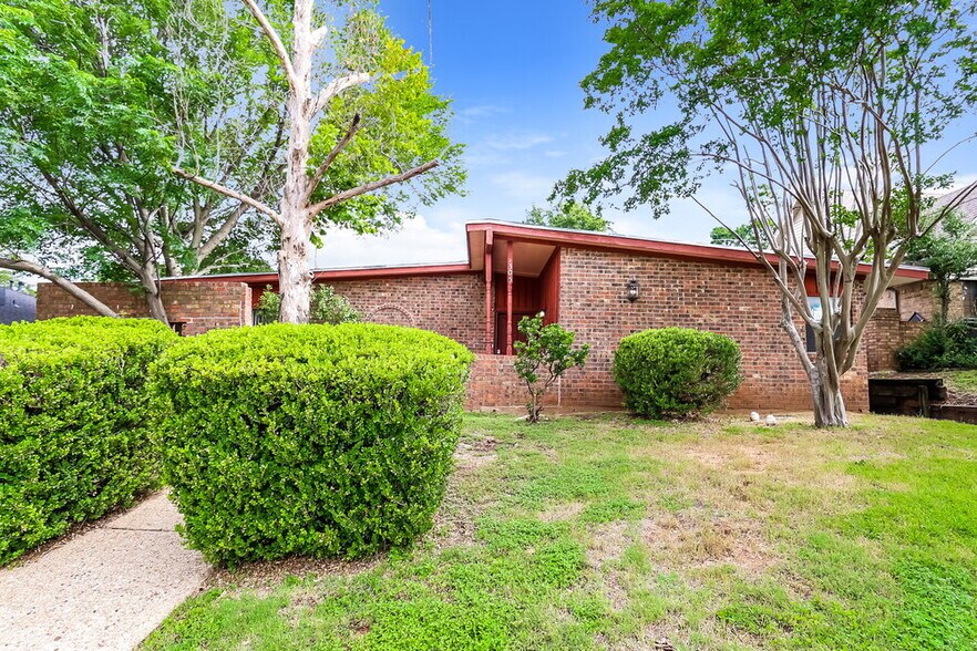 Primary Photo - 1305 Rusdell Dr