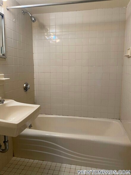 Building Photo - 276 Grove St