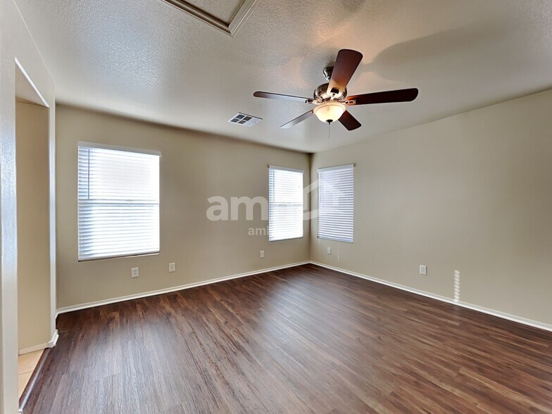 Building Photo - 10395 Bolting Cloud Dr