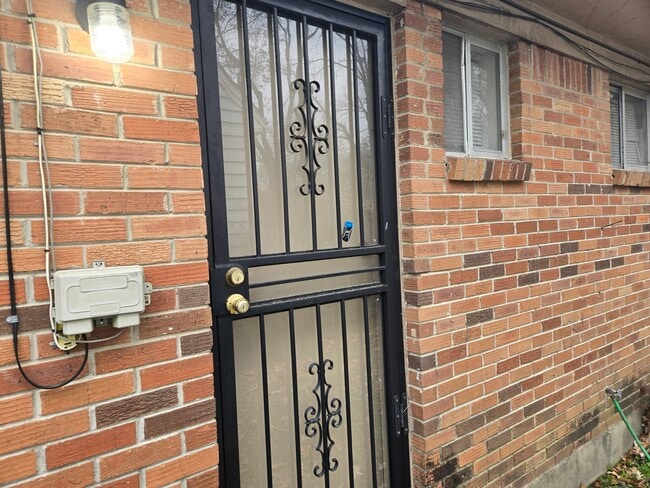 Building Photo - 3572 Carnes Ave