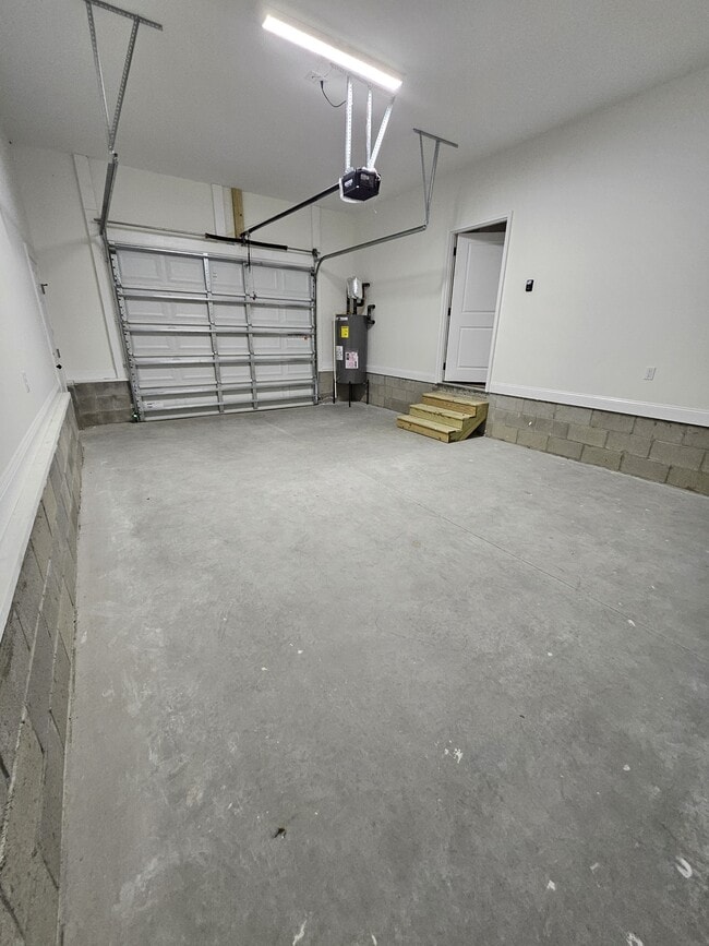 Building Photo - 1033 Oberry Rd