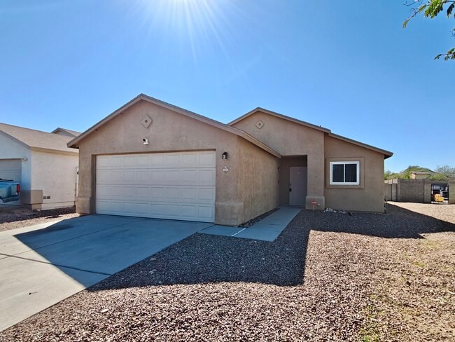 Building Photo - 6006 S Mogollon Dr