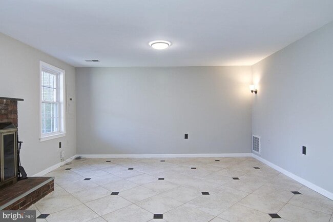 Building Photo - 12109 Stallion Ct