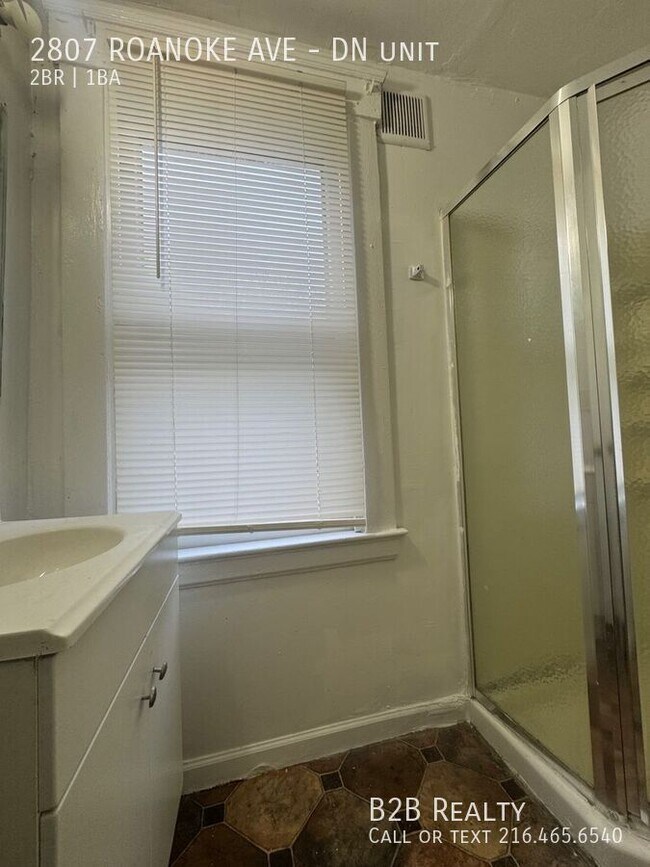 Building Photo - 2807 Roanoke Ave