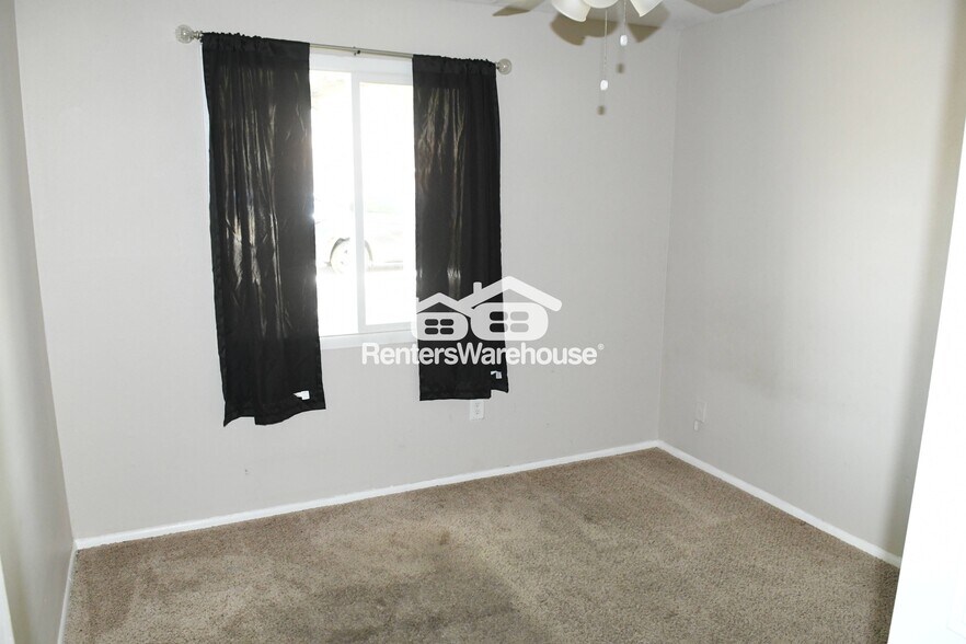 Building Photo - 1550 W Pershing Ave