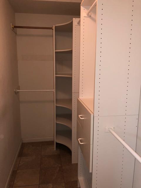 Building Photo - 524 W Russell Ave