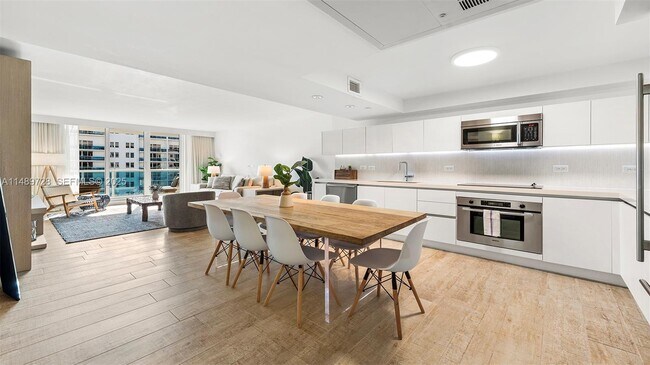 Building Photo - 102 24th St