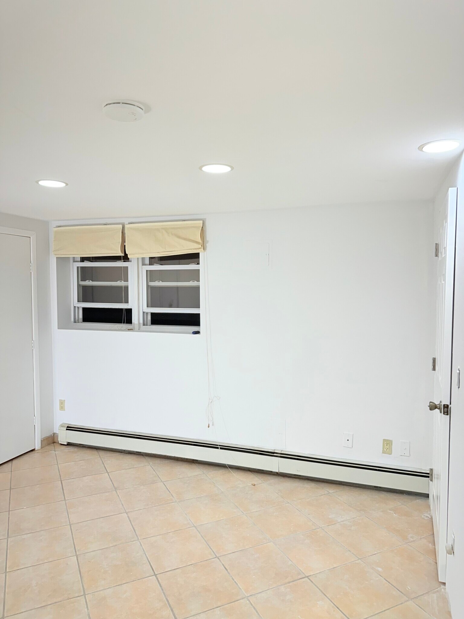 Building Photo - 336 Mile Square Rd