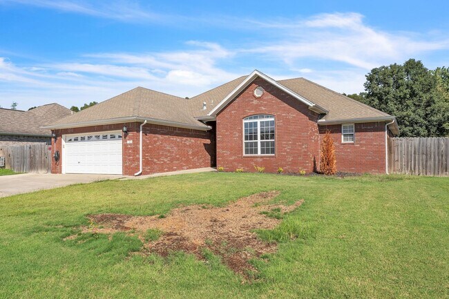 Building Photo - 3/2 Home with EV Charger, Great Outdoor Sp...