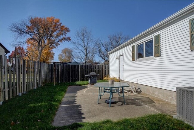 Building Photo - 9 Glenview Dr