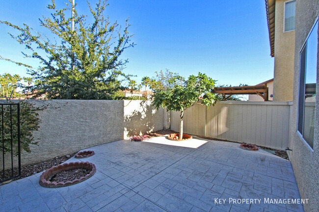 Building Photo - 5830 Willow Trace Ave