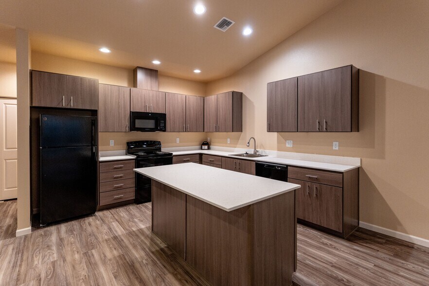 Building Photo - 5803 Joynak St S